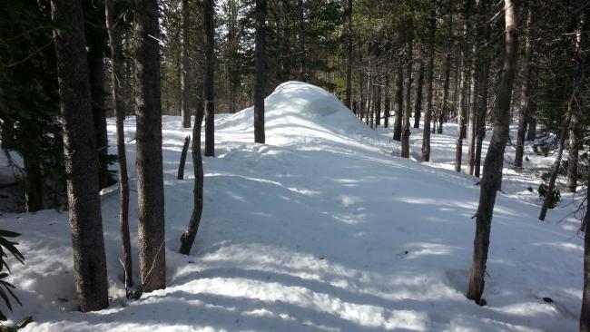 The cairn marking the turn eastward