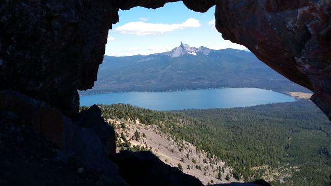 Photogenic Mount Thielsen along the Mount Bailey trail