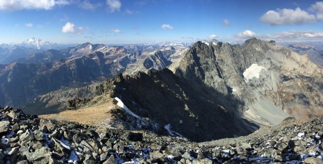 Glacier Peak and 7 Fingered Jack from the summit of Mt Maude (W7W/CH-005)